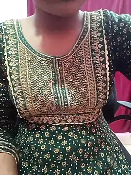 pari rani7 online show from 11/18/25, 03:45