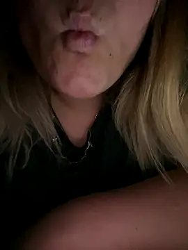 Snapshot of Heidaa chatting on 10/15/25, 08:53 Heidaa online show from 10/15/25, 08:53