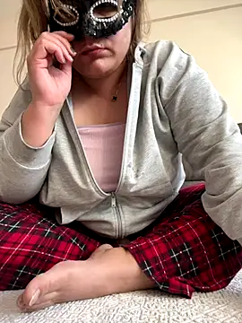 Snapshot of Heidaa chatting on 12/17/25, 06:52 Heidaa online show from 12/17/25, 06:52