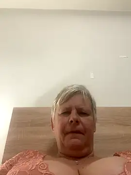 Snapshot of VyC7564 chatting on 10/11/25, 10:52 VyC7564 online show from 10/11/25, 10:52