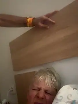 Snapshot of VyC7564 chatting on 10/13/25, 02:22 VyC7564 online show from 10/13/25, 02:22