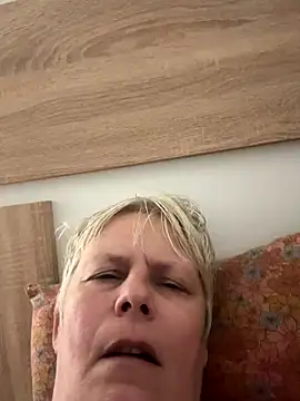 Snapshot of VyC7564 chatting on 10/30/25, 12:17 VyC7564 online show from 10/30/25, 12:17