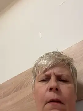 Snapshot of VyC7564 chatting on 11/06/25, 10:05 VyC7564 online show from 11/06/25, 10:05