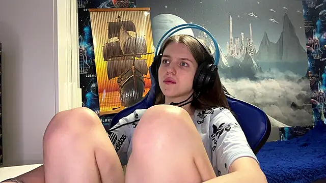 Elira Breeze online show from 03/07/26, 12:35