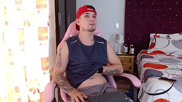 BooyHott  online show from 10/26/25, 06:25