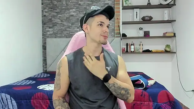 BooyHott  online show from 02/18/26, 07:21