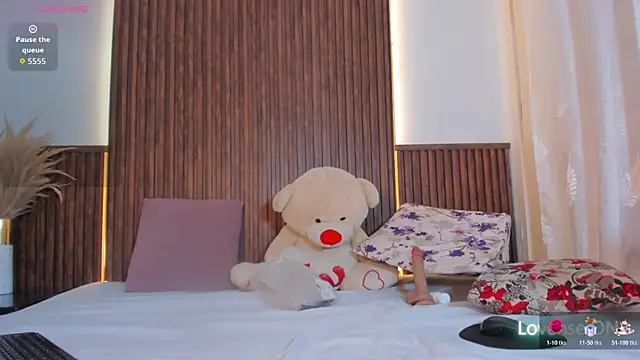 Snapshot of tifanny_doll01 chatting on 12/18/25, 01:28 tifanny doll01 online show from 12/18/25, 01:28