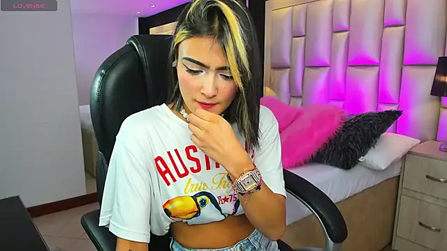 LuisaJonnes  online show from 11/06/25, 03:24