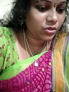 Snapshot of sweetqueen143 chatting on 09/29/25, 03:06 sweetqueen143 online show from 09/29/25, 03:06