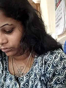 Snapshot of sweetqueen143 chatting on 10/09/25, 03:59 sweetqueen143 online show from 10/09/25, 03:59