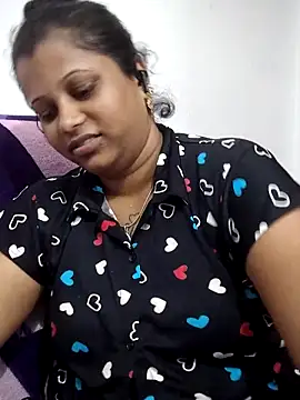 sweetqueen143 online show from 05/17/26, 06:55