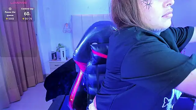 Gyal 8  online show from 01/08/26, 02:58