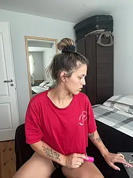 Snapshot of xvalentinaof chatting on 02/05/26, 08:24 xvalentinaof online show from 02/05/26, 08:24