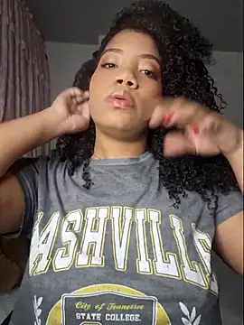 Snapshot of hottielatina chatting on 11/15/25, 11:10 hottielatina online show from 11/15/25, 11:10