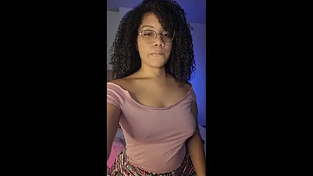 Snapshot of hottielatina chatting on 11/24/25, 11:15 hottielatina online show from 11/24/25, 11:15