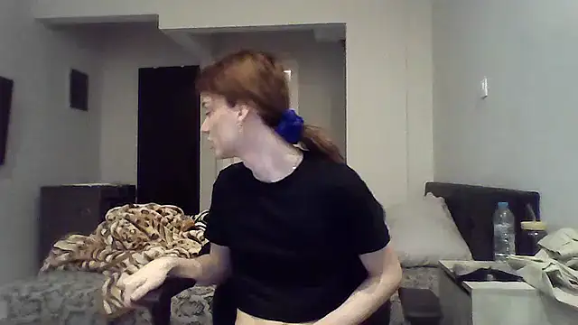 Snapshot of Luna_Samosienko chatting on 02/23/26, 01:52 Luna Samosienko online show from 02/23/26, 01:52