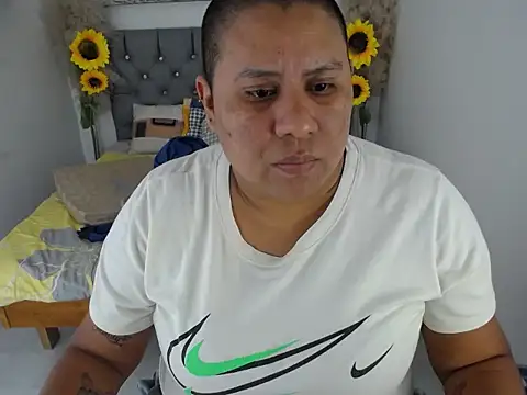 hotlesby valery online show from 12/17/25, 07:53