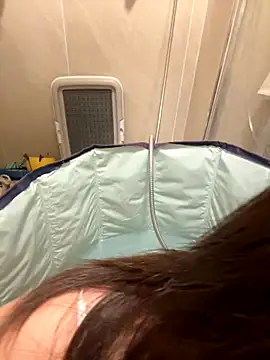 Snapshot of fioralba chatting on 09/19/25, 12:02 fioralba online show from 09/19/25, 12:02