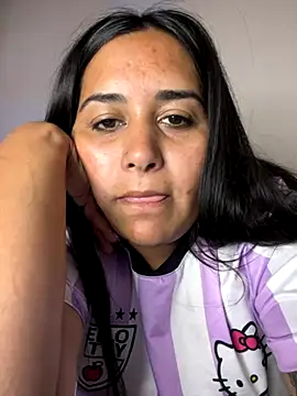 Snapshot of Ayee23-3 chatting on 11/01/25, 06:10 Ayee23-3 online show from 11/01/25, 06:10