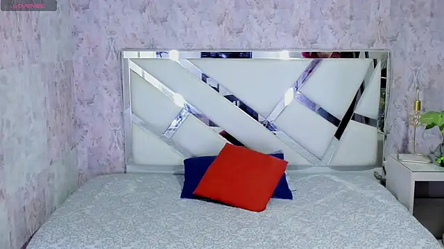 Snapshot of sarita_princess7 chatting on 11/16/25, 08:47 sarita princess7 online show from 11/16/25, 08:47