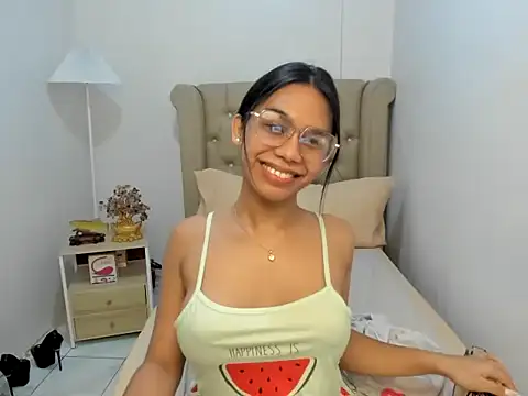 Snapshot of athinawilliams chatting on 11/28/25, 02:03 athinawilliams online show from 11/28/25, 02:03