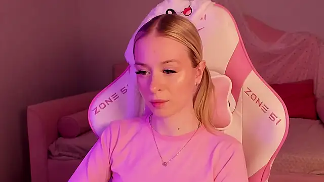 MiaGraces online show from 11/18/25, 05:17