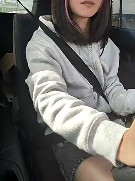 Snapshot of takusaki223 chatting on 10/20/25, 01:28 takusaki223 online show from 10/20/25, 01:28