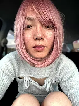 Snapshot of takusaki223 chatting on 11/21/25, 06:34 takusaki223 online show from 11/21/25, 06:34