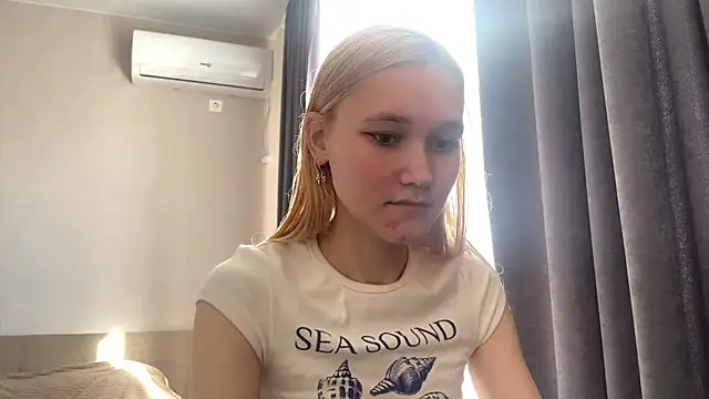 TwinedPeril online show from 10/22/25, 07:08