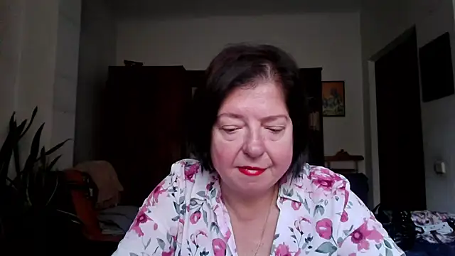 Snapshot of Violet_Pulse chatting on 10/17/25, 10:51 Violet Pulse online show from 10/17/25, 10:51