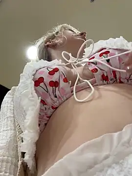 RonnieKiss online show from 11/16/25, 02:50