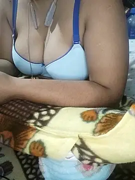 Snapshot of Adadhana_Cam chatting on 12/18/25, 11:49 Adadhana Cam online show from 12/18/25, 11:49