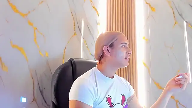 Marian Cristal online show from 02/07/26, 03:21