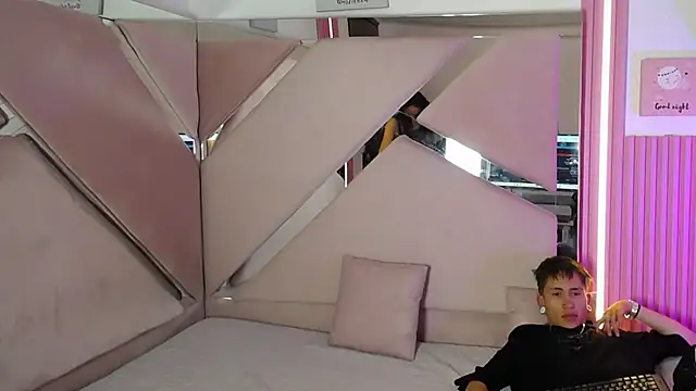 oblivionlove online show from 10/06/25, 07:55