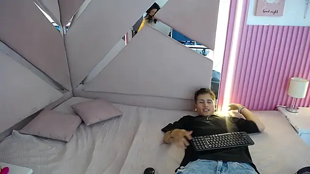 oblivionlove online show from 03/14/26, 08:36