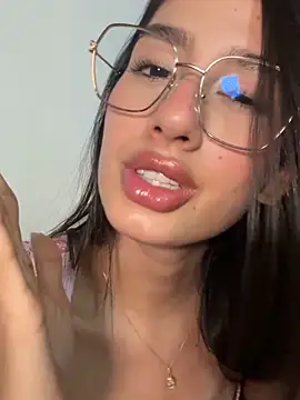Julieta Duque online show from 05/17/26, 03:04