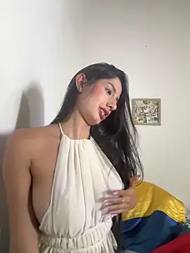 Snapshot of Julieta_Duque chatting on 06/19/26, 03:55 Julieta Duque online show from 06/19/26, 03:55