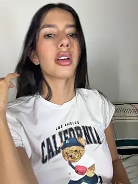 Snapshot of Julieta_Duque chatting on 07/24/26, 03:48 Julieta Duque online show from 07/24/26, 03:48