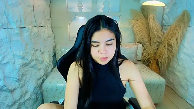 Snapshot of ambarina_r chatting on 11/25/25, 03:17 ambarina r online show from 11/25/25, 03:17