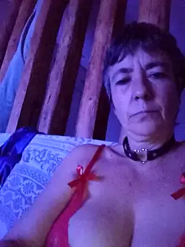 Snapshot of Catylandi1 chatting on 12/14/25, 06:52 Catylandi1 online show from 12/14/25, 06:52