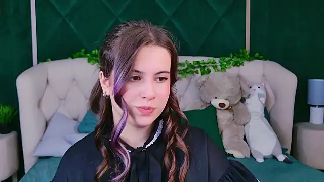 Snapshot of Akira_Halls chatting on 11/15/25, 08:49 Akira Halls online show from 11/15/25, 08:49