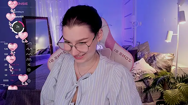 Snapshot of LinaBlossom_ chatting on 07/16/26, 02:28 LinaBlossom online show from 07/16/26, 02:28