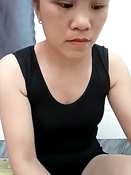 Snapshot of Norah-h chatting on 04/11/26, 02:43 Norah-h online show from 04/11/26, 02:43