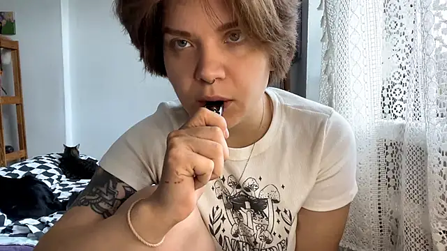 SabrinaFolts online show from 09/22/25, 09:11