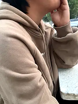 Snapshot of Tang-88 chatting on 10/25/25, 09:17 Tang-88 online show from 10/25/25, 09:17