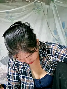 Snapshot of diamond-- chatting on 07/04/26, 12:17 diamond-- online show from 07/04/26, 12:17