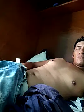 Snapshot of Carlos27hot chatting on 09/20/25, 04:08 Carlos27hot online show from 09/20/25, 04:08