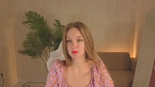 kianawhite online show from 10/21/25, 03:40