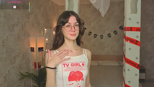 Snapshot of ReneeLippeatt chatting on 10/29/25, 07:26 ReneeLippeatt online show from 10/29/25, 07:26