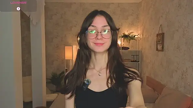 Snapshot of ReneeLippeatt chatting on 11/05/25, 07:25 ReneeLippeatt online show from 11/05/25, 07:25